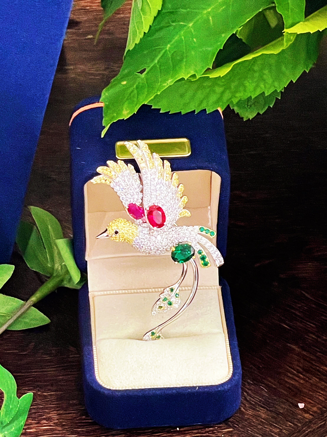 瑞羽呈祥・飛鳳珠寶胸針