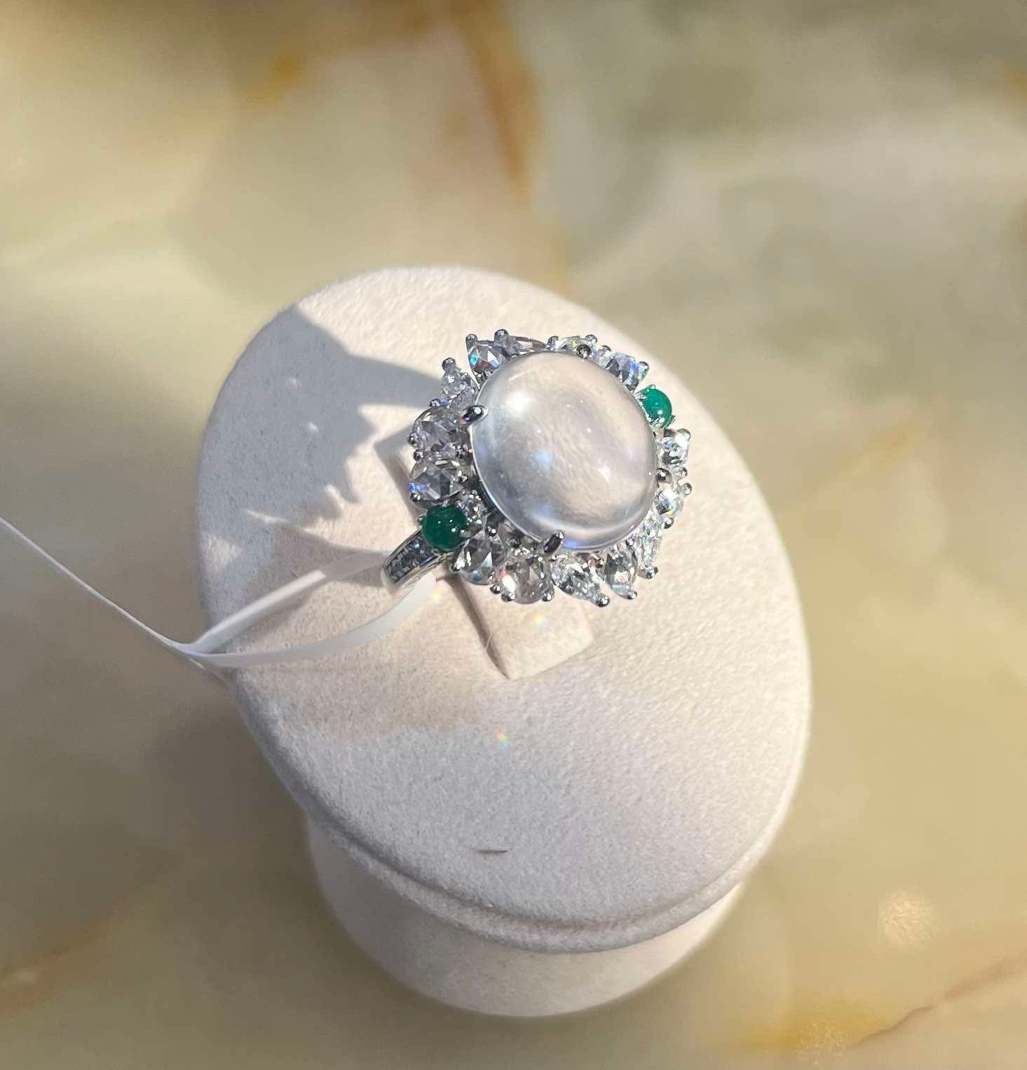 《月潤福守・月光石鑽戒》